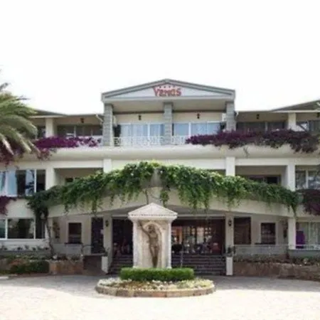 Semesteranläggning (resort) Venus 4*