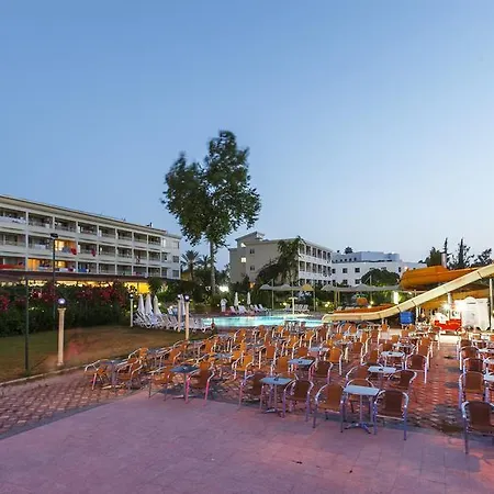 Venus Semesteranläggning (resort) Side